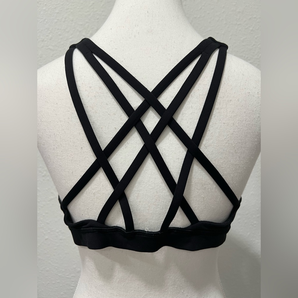 LULULEMON Free To Be Serene High Neck Sports Bra EUC - Picture 5 of 9